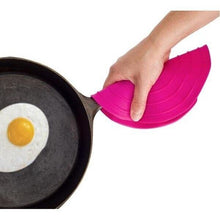 Load image into Gallery viewer, FusionBrands HeatWave Trivet with Removable Silicone Pot Holder - Blue