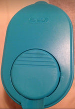 Load image into Gallery viewer, Sterilite Plastic Pitcher Washed Blue Lid and Tab with Clear Base One Gallon
